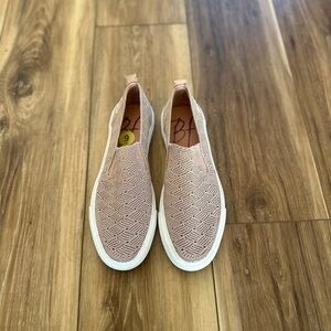 Blowfish womens Mintree slip on sneakers size 9M